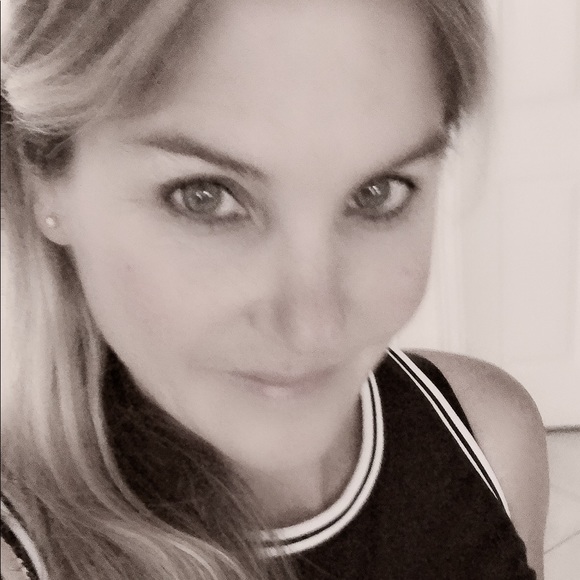 Meet your Posher, Michelle - Picture 1 of 1